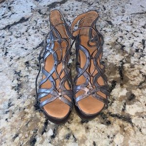 Gentle Souls JOY Wedge by Kenneth Cole